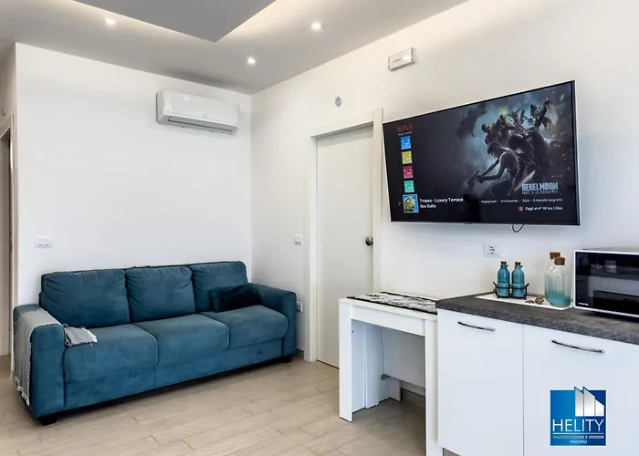 Tropealuxury Terrace Sea * 特罗佩阿